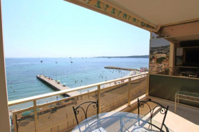 Cannes Palm Beach - Beachfront apartment